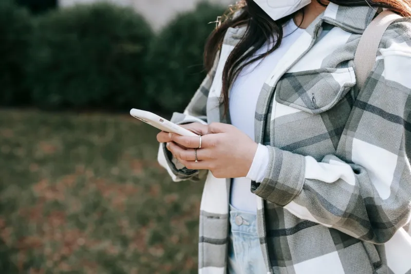 Cutting the List: The Quiet Purge Reshaping How Older Millennials Exist Online